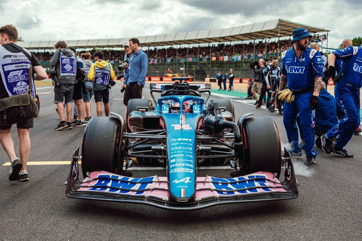 Fernando Alonso: «Alpine es mi prioridad, pero no puedo ponerles una pistola en la cabeza»