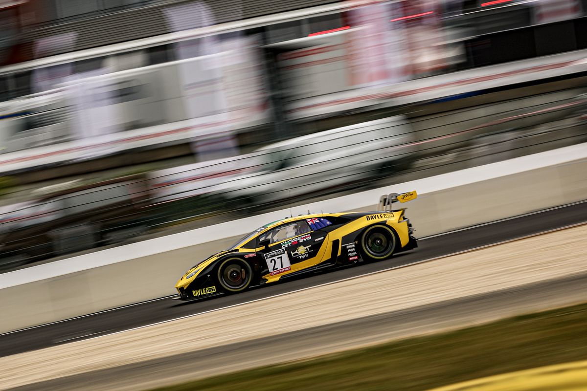 El Lamborghini #63 'rompe' la fiesta de Ferrari en el warm up de Spa