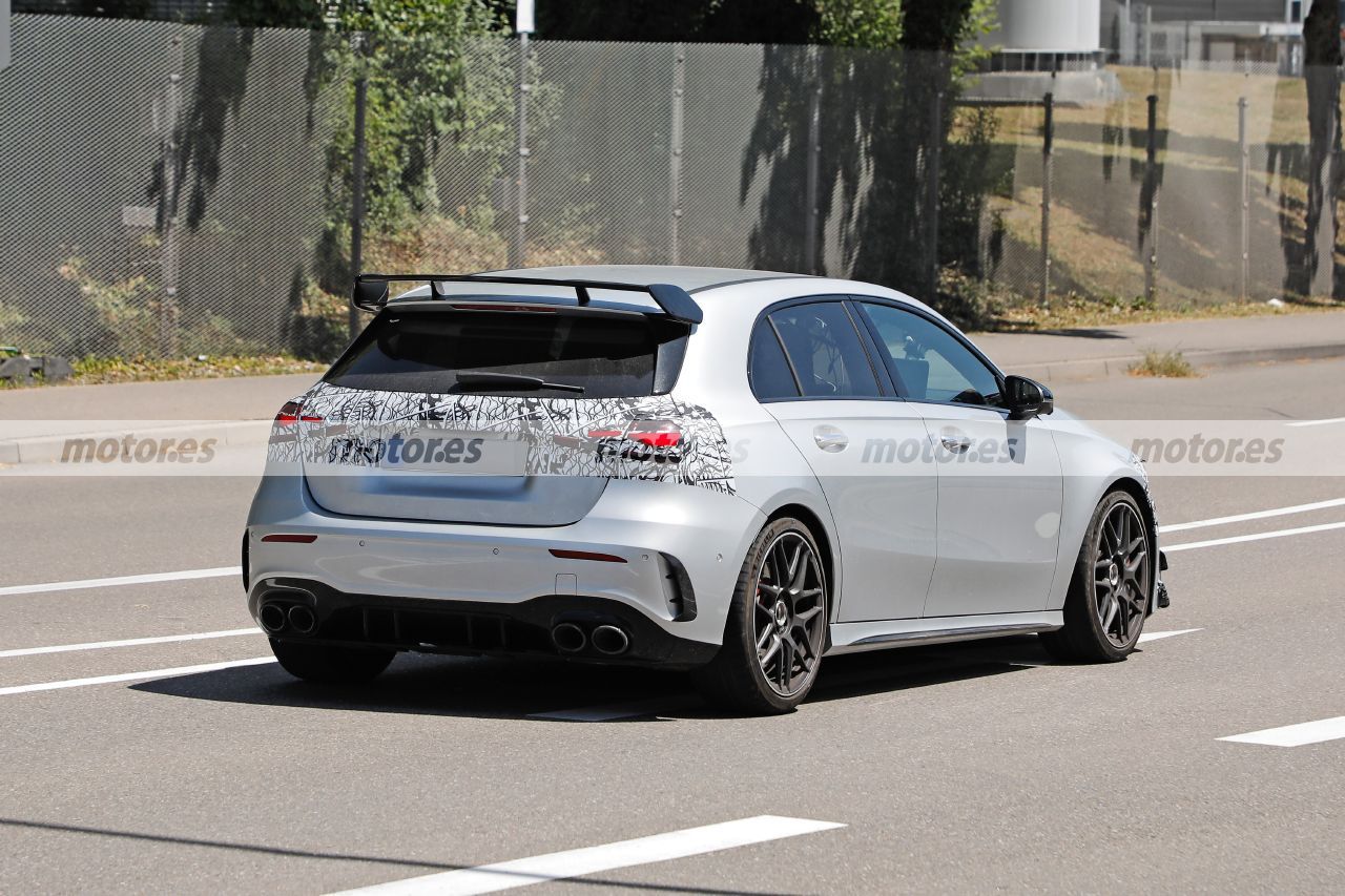 Foto espía Mercedes-AMG A 45 4MATIC+ S Facelift 2023