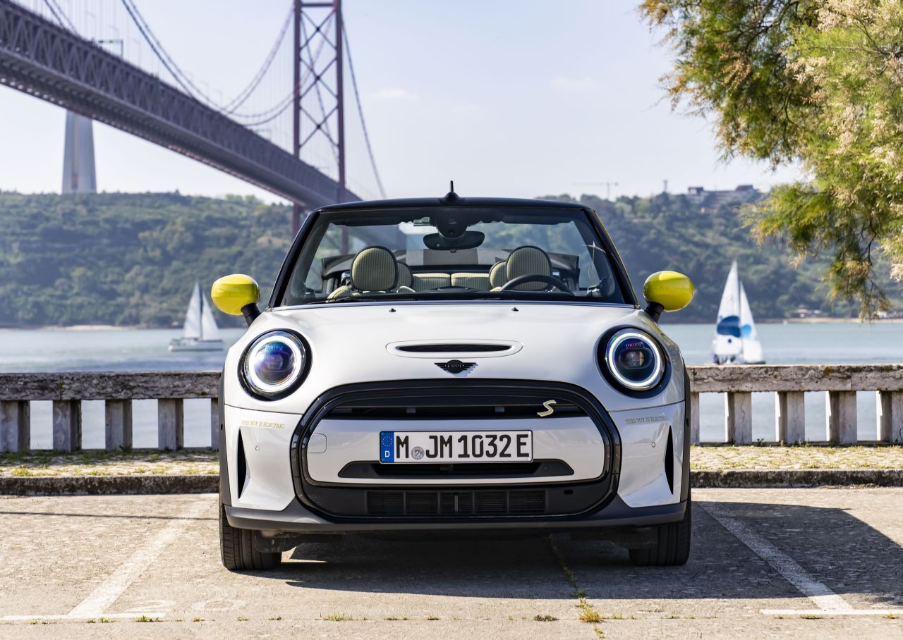 MINI Cabrio Cooper SE, los descapotables eléctricos son posibles