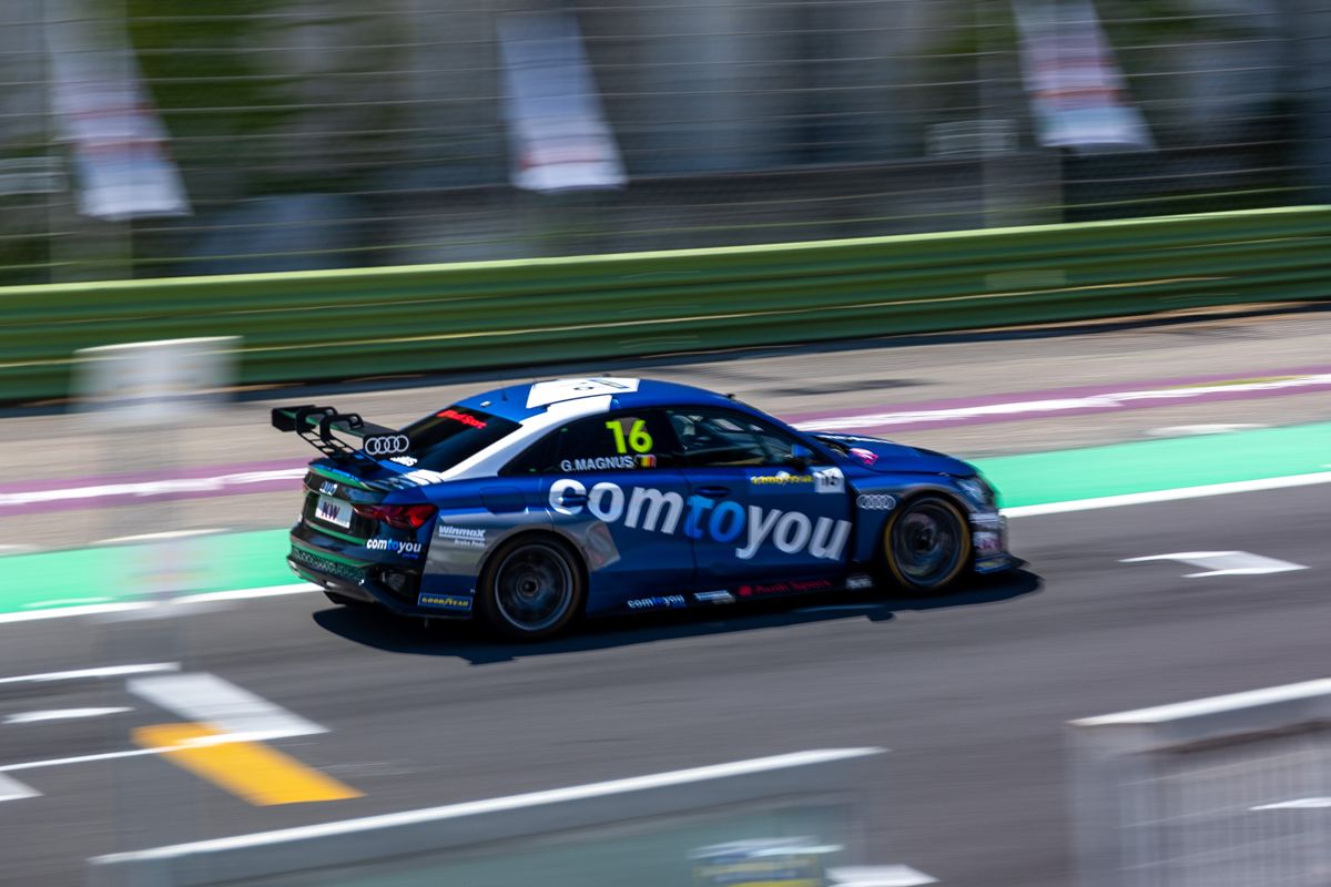 Girolami gana la 'carrera de la vergüenza' del WTCR en Vallelunga