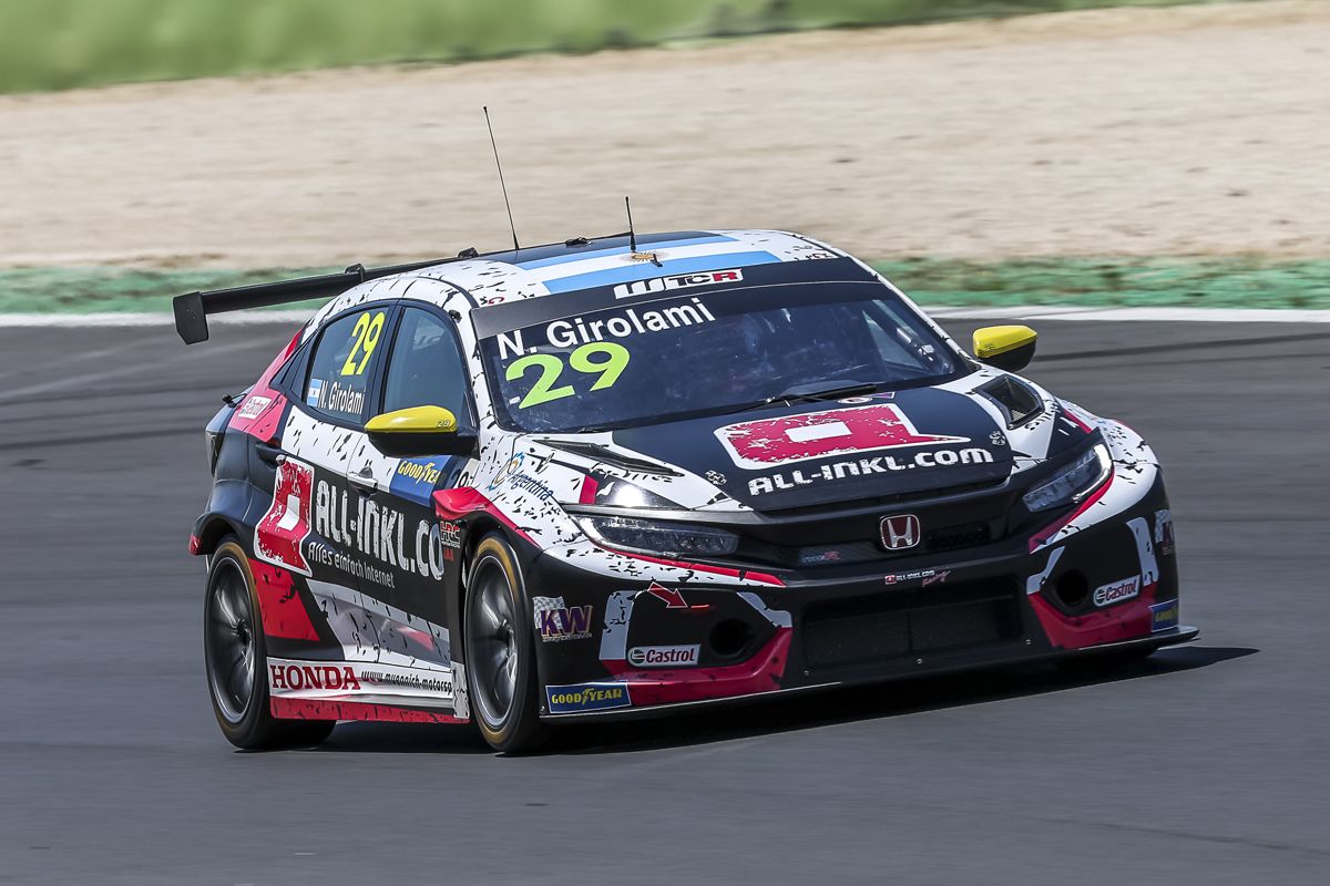 Girolami gana la 'carrera de la vergüenza' del WTCR en Vallelunga