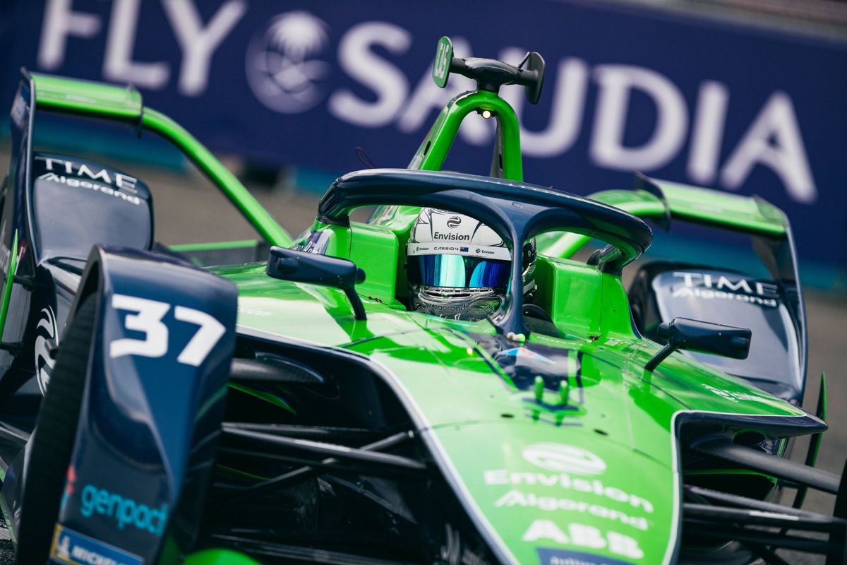 Nick Cassidy gana el ePrix de Nueva York tras estrellarse por 'aquaplaning'