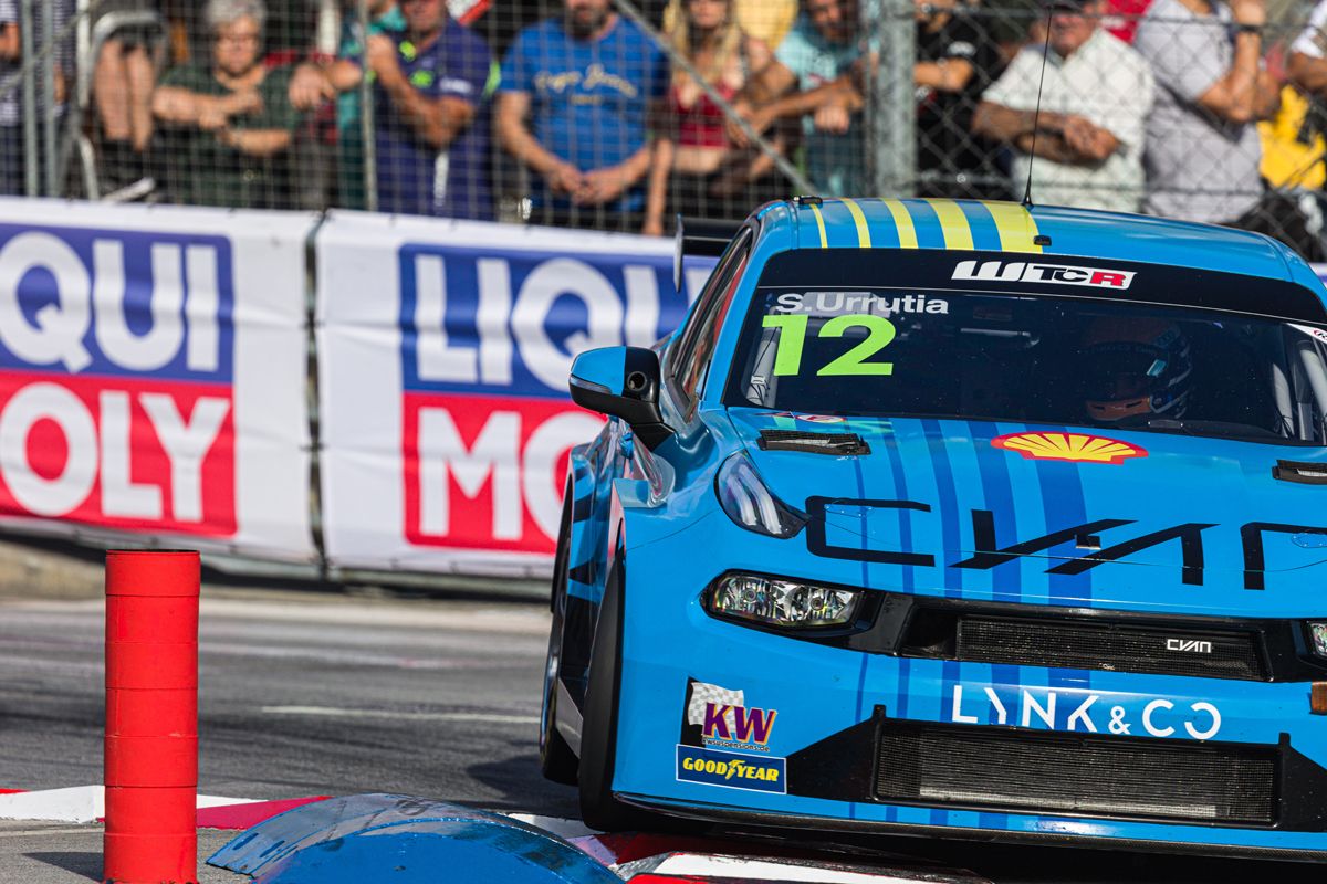 Los pilotos de Lynk & Co lideran los libres del WTCR en Vila Real