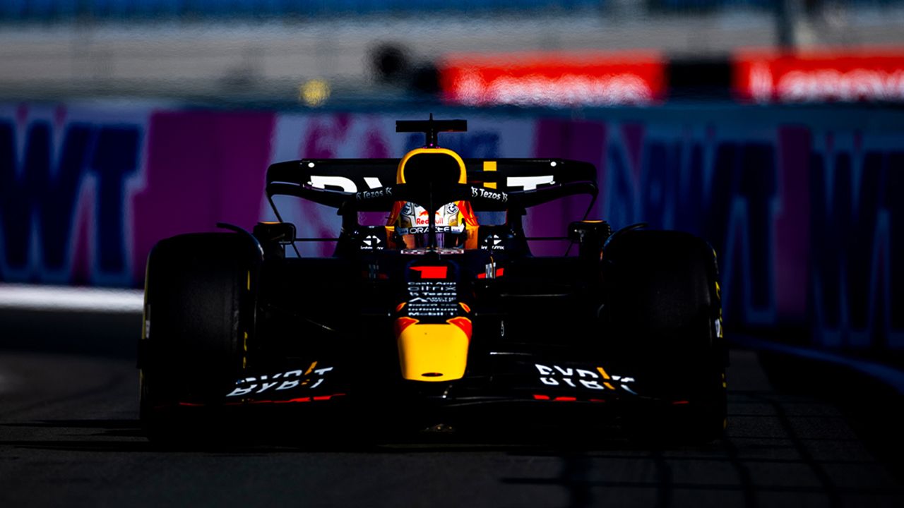 Verstappen asoma la cabeza antes de la pelea por la pole en Paul Ricard