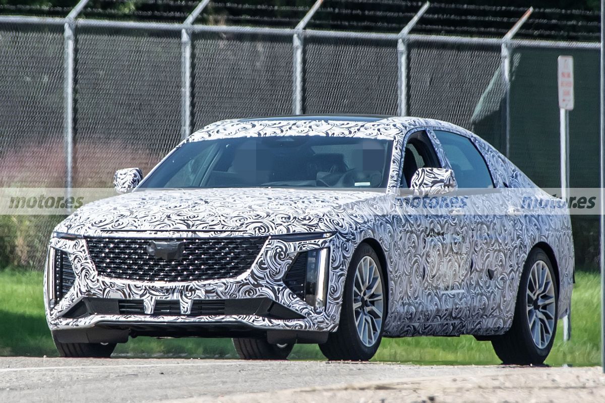 El Cadillac CT6 2024 revela su diseño en unas nuevas fotos espía