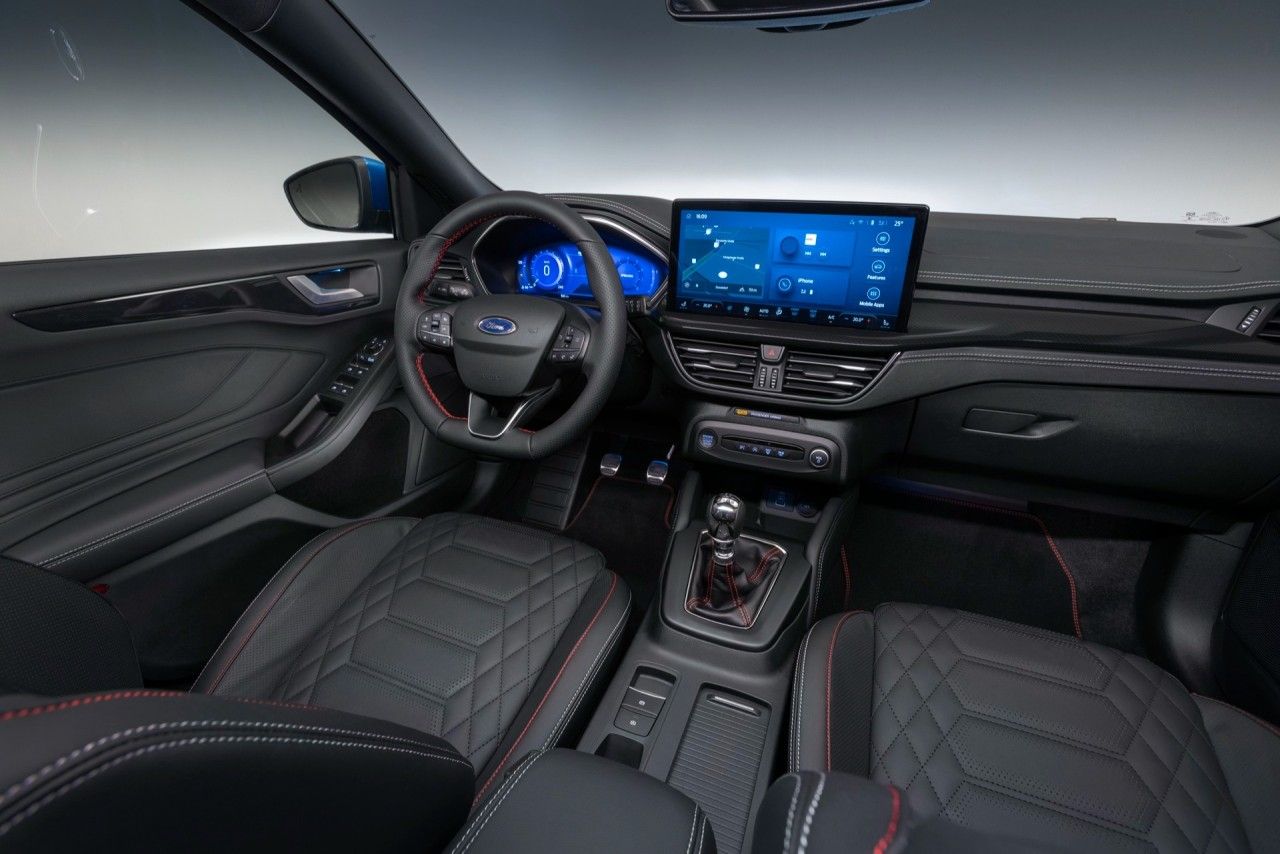 Ford Focus 2022 - interior