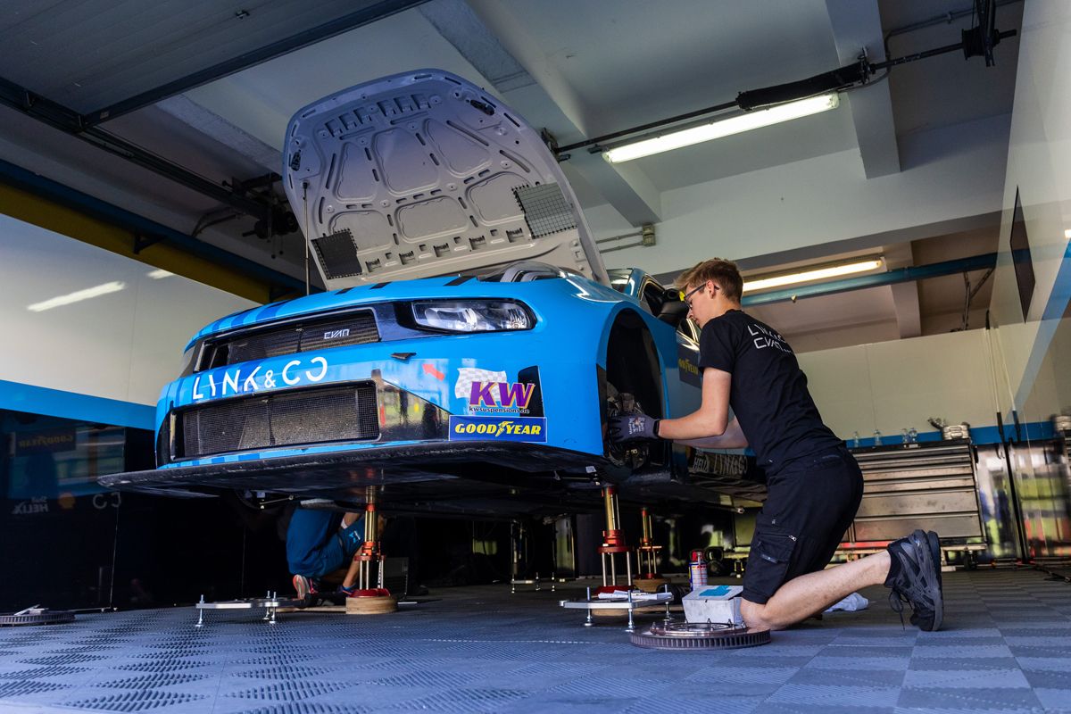 Lynk & Co anuncia la suspensión inmediata de su programa en el WTCR