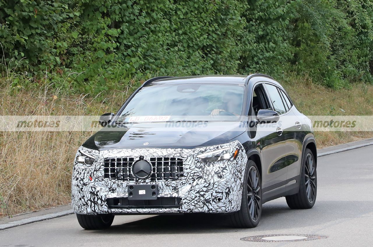 El Mercedes-AMG GLA 35 Facelift 2023 es avistado en fotos espía