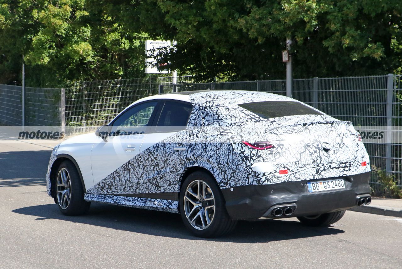 Fotos espía Mercedes-AMG GLC 43 Coupé 2023