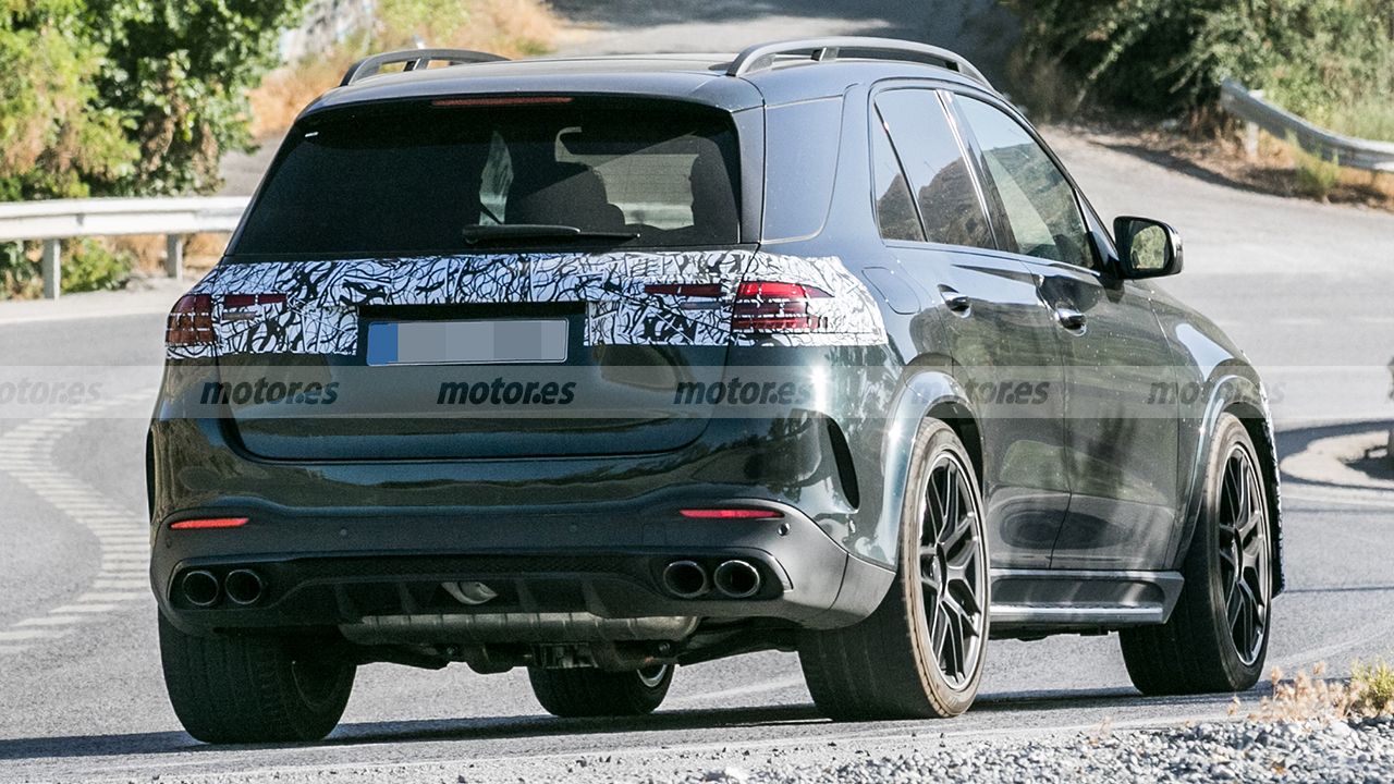 Mercedes-AMG GLE 55 4MATIC+ 2023 - foto espía posterior