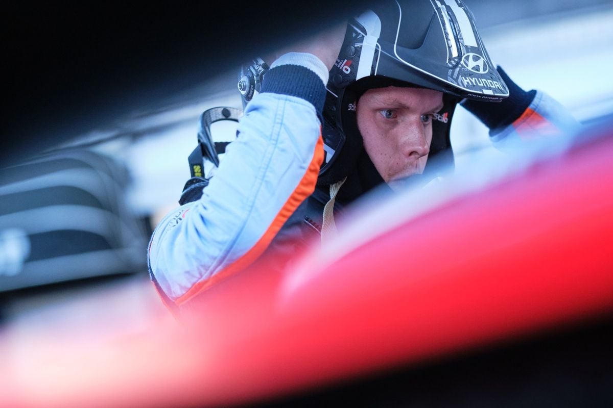 Ott Tänak resiste el empuje de los pilotos de Toyota en Finlandia