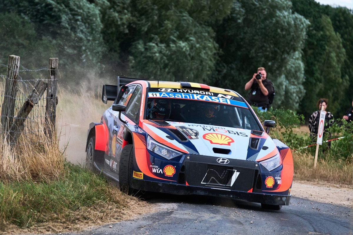 Thierry Neuville se escapa en la mañana fatídica de M-Sport en el Ypres