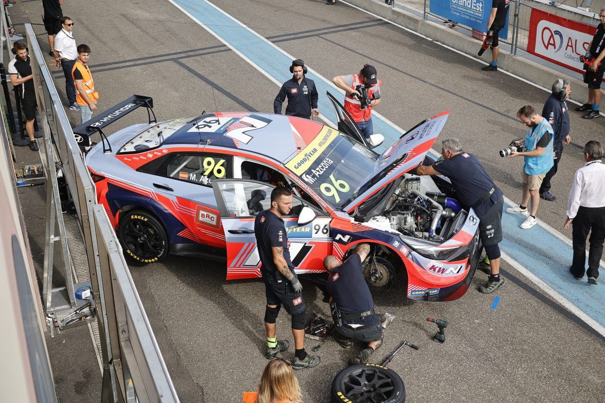 Todo el equipo BRC Hyundai N se volcará en ayudar a Mikel Azcona