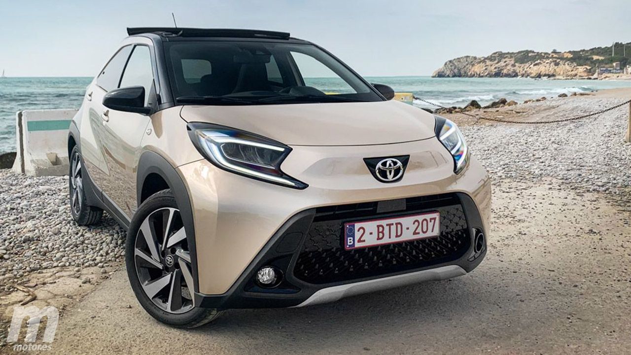 Reino Unido - Julio 2022: El Toyota Aygo X Cross da la campanada