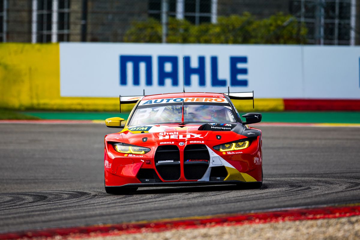 Golpe encima de la mesa de Sheldon Van der Linde en Spa-Francorchamps