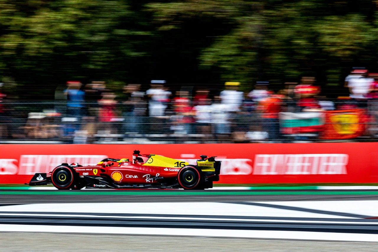 Pole de ley para Leclerc ante miles de tifosi 