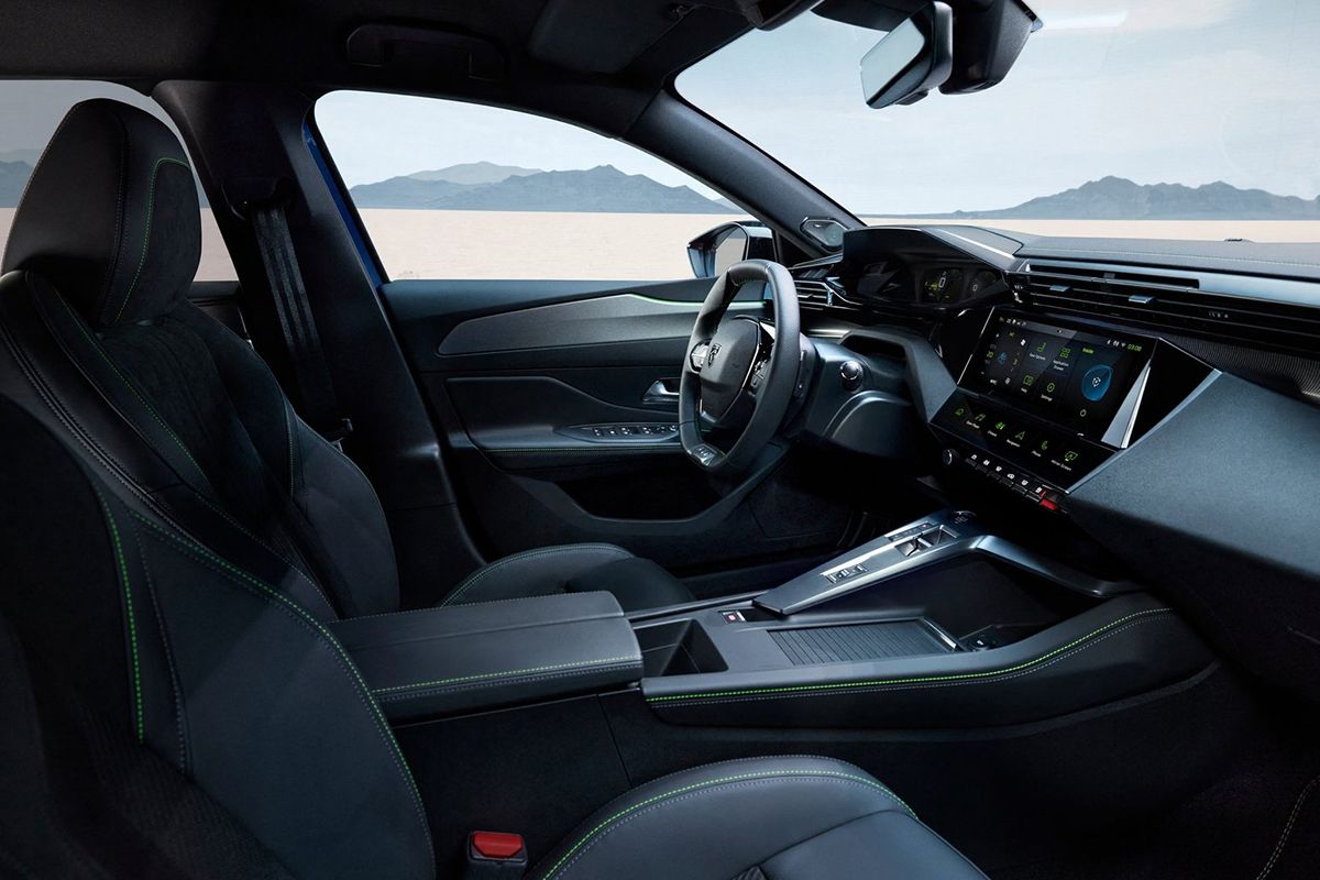 Peugeot 408 - interior