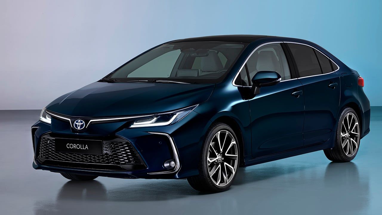 La gama del nuevo Toyota Corolla Sedán al detalle: el renovado híbrido ya tiene precio