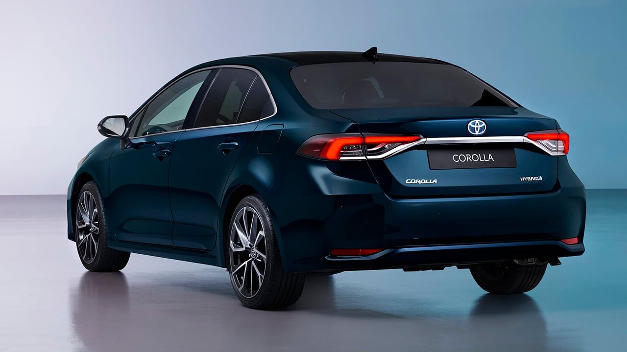 Toyota Corolla Sedán 2023 - posterior