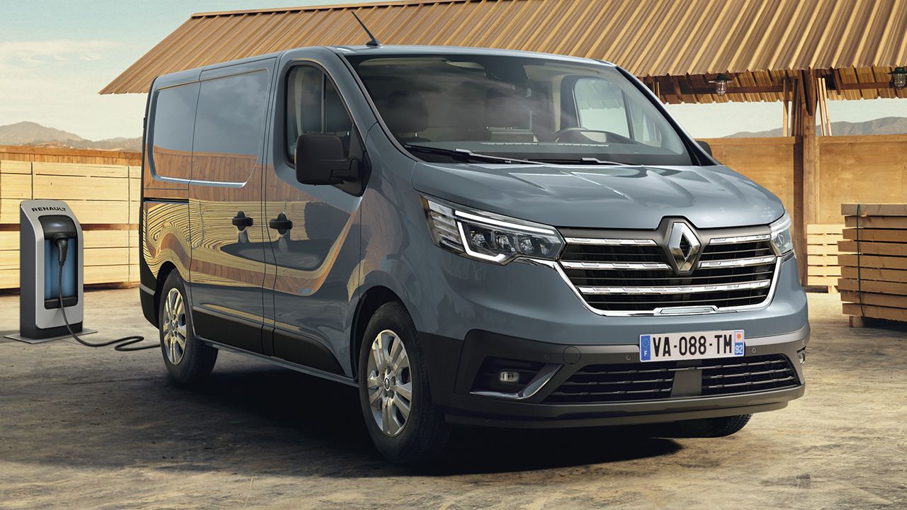 Renault Trafic Furgón E-Tech Eléctrico, 240 km de autonomía para una práctica furgoneta eléctrica