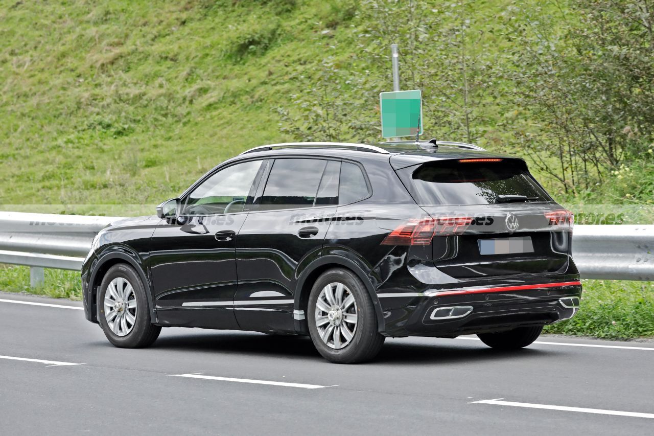 Foto espía Volkswagen Passat Tiguan 2023