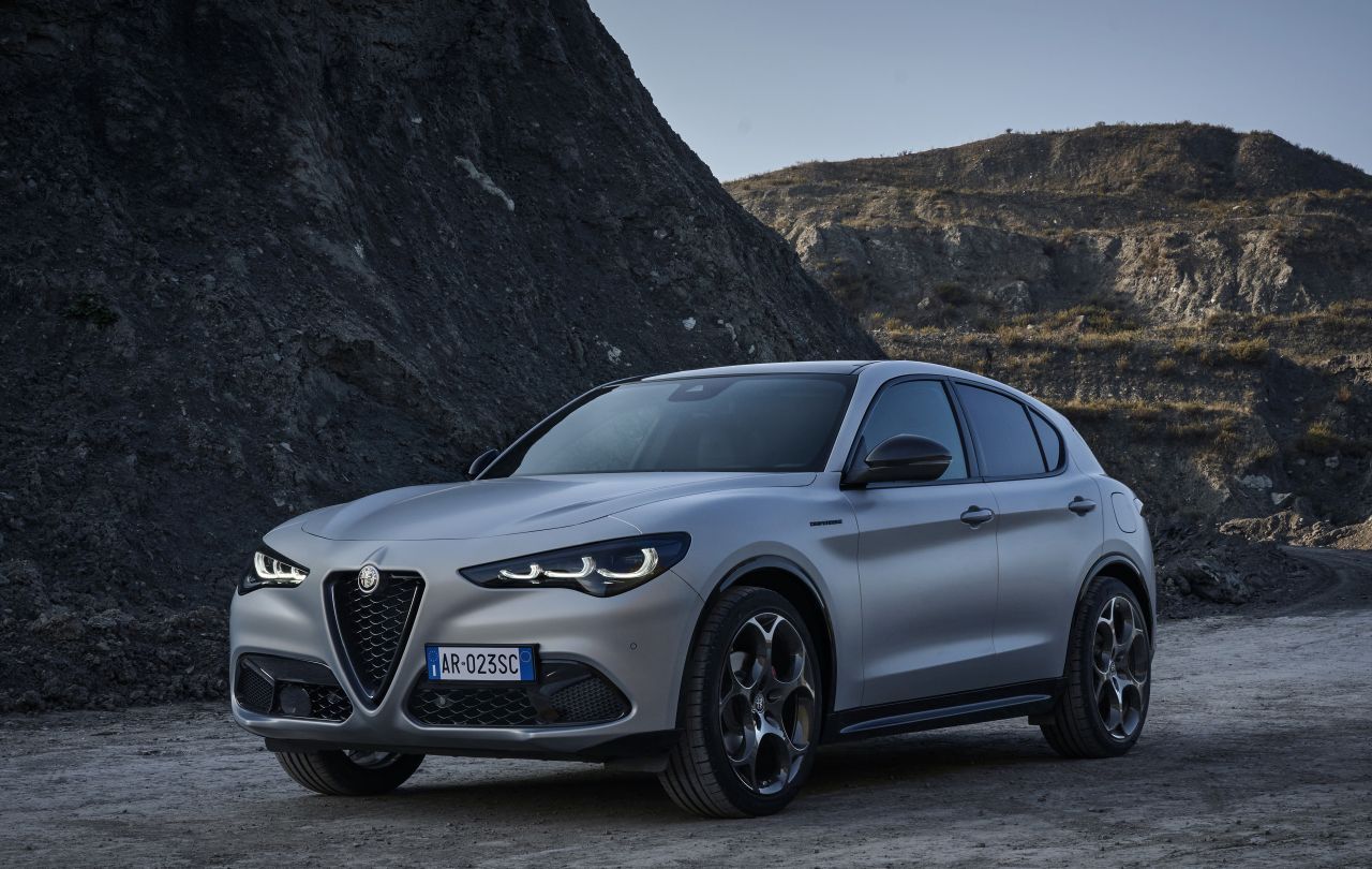 Alfa Romeo Stelvio 2023, el SUV italiano se presenta más deportivo y más tecnológico