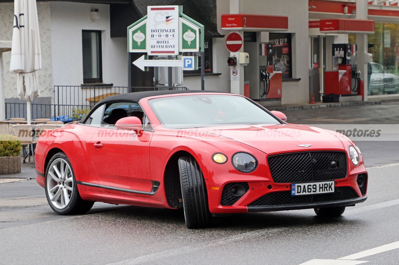 Primeras fotos espía del Bentley Continental GT Convertible PHEV, directo al Mercedes-AMG SL