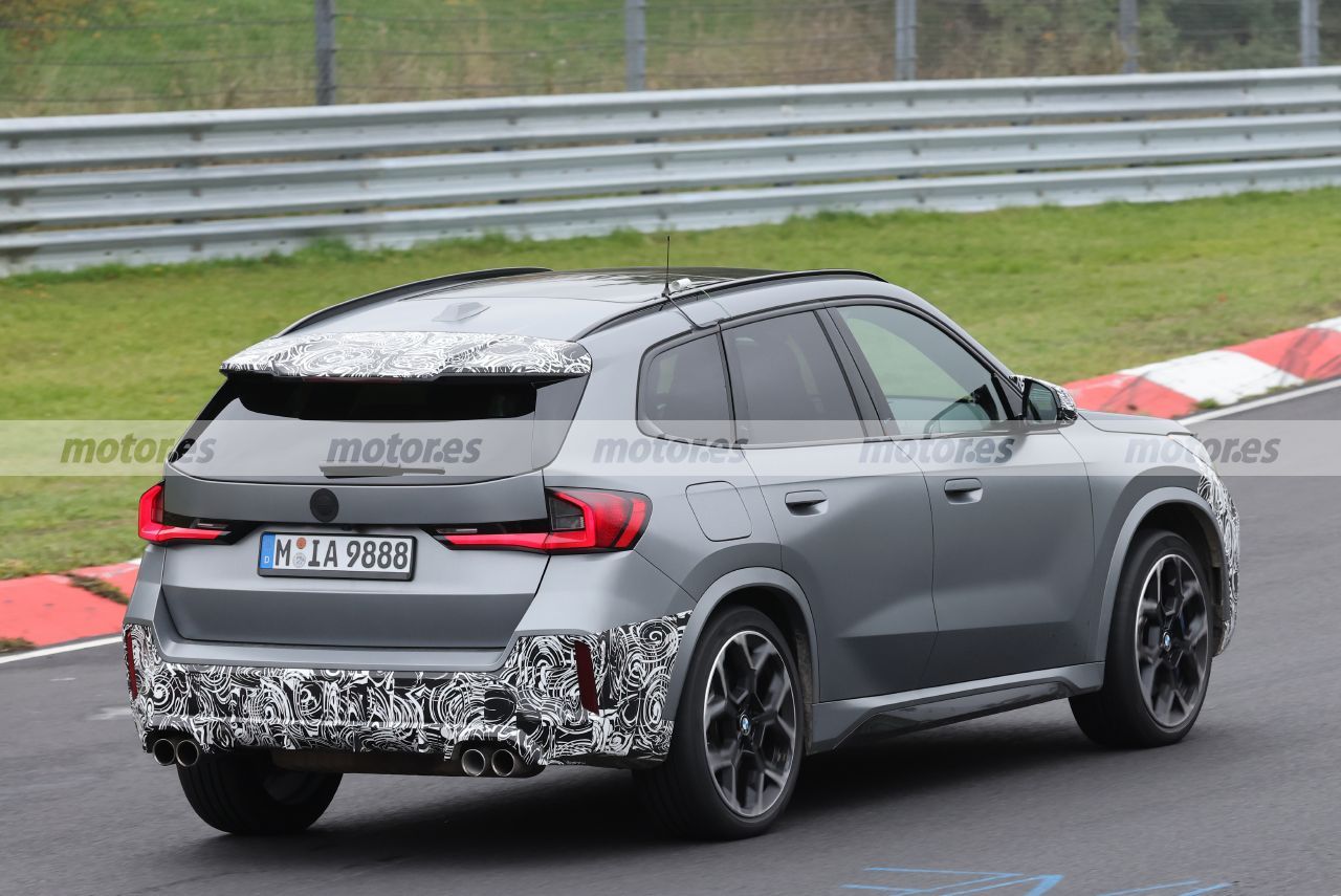 Fotos espía BMW X1 M35i 2023 en Nürburgring