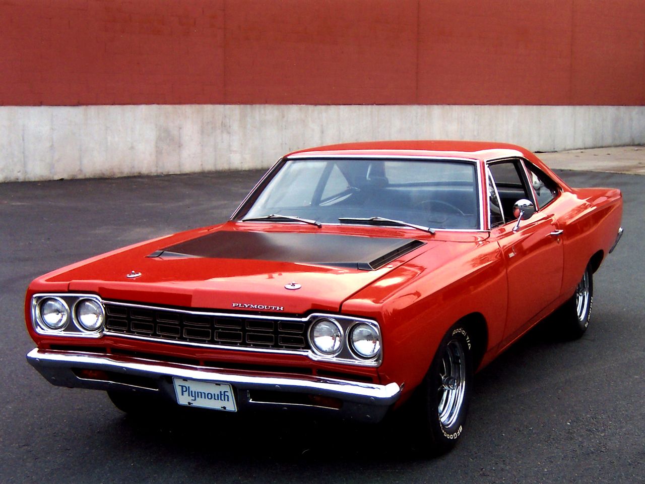 La historia del Plymouth Road Runner, un muscle car low-cost