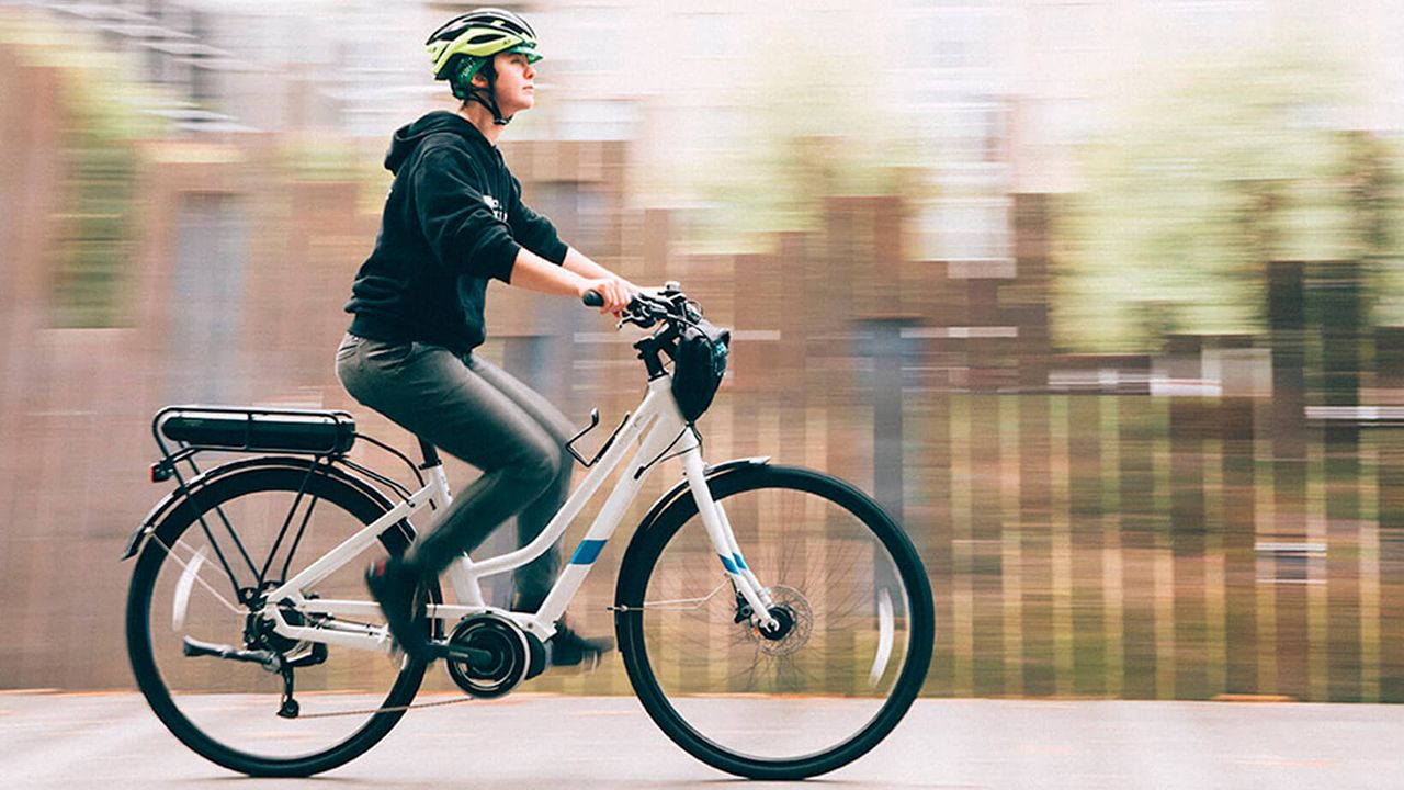 Con este kit de Amazon puedes hacer que cualquier bici sea eléctrica, ¡y vale unos 100 euros!