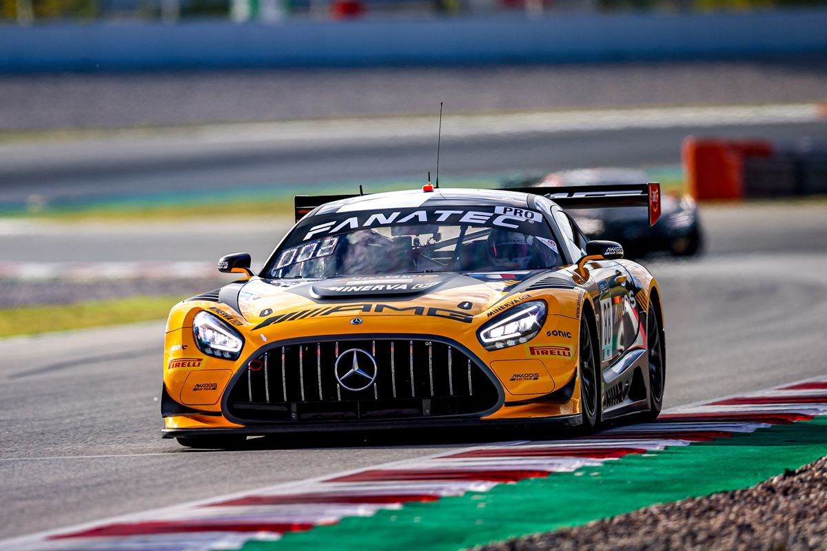 El Mercedes #88 de Dani Juncadella conquista la Endurance Cup en Barcelona