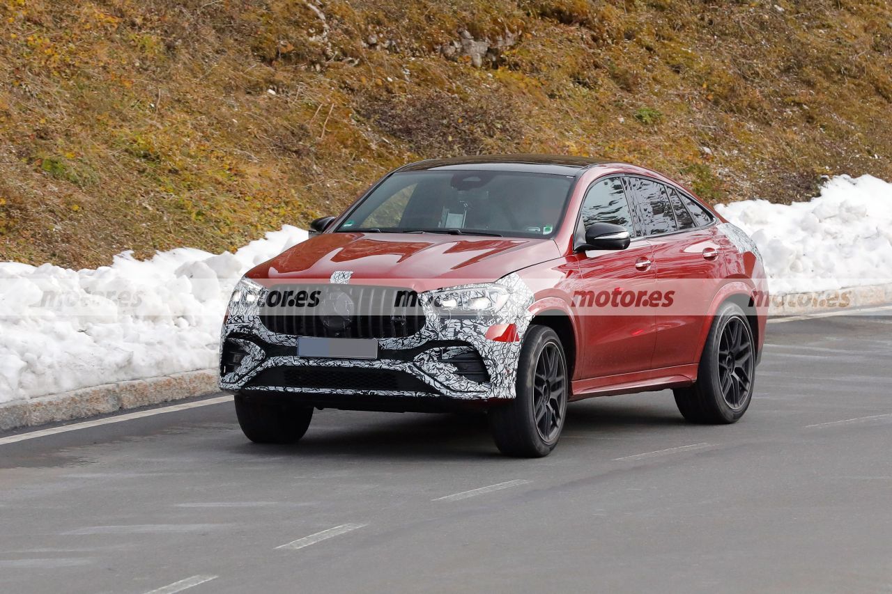 El nuevo Mercedes-AMG GLE 53 Coupé Facelift muestra su interior al descubierto