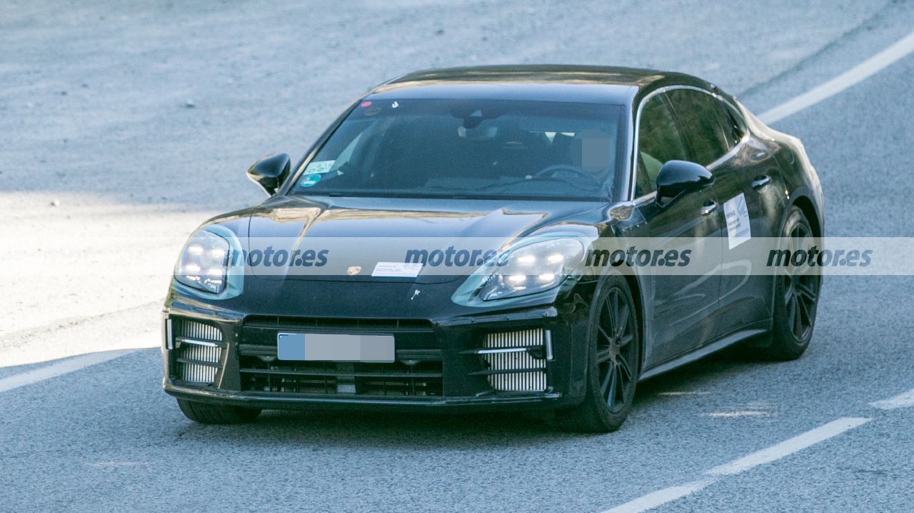 El nuevo Porsche Panamera 2024 asoma en unas nuevas pruebas en el sur de Europa