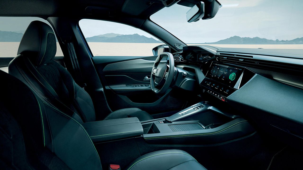 Peugeot 408 - interior