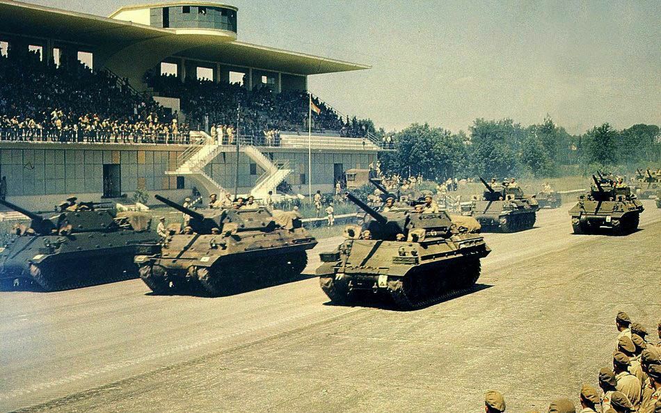 Desfile militar aliado en 1945