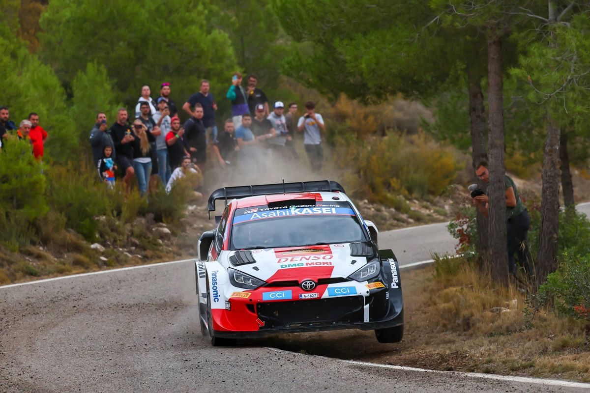 Sébastien Ogier refuerza su liderato del Rally RACC hasta el accidente de Greensmith