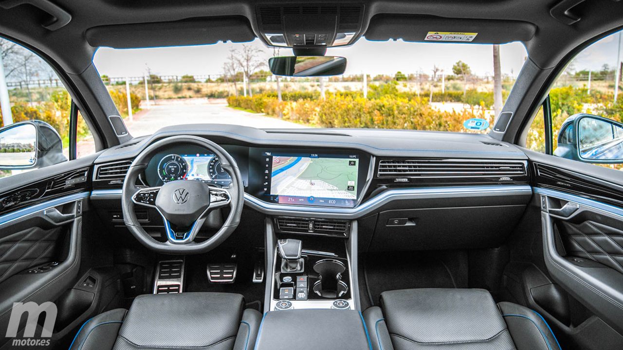 Volkswagen Touareg R - interior