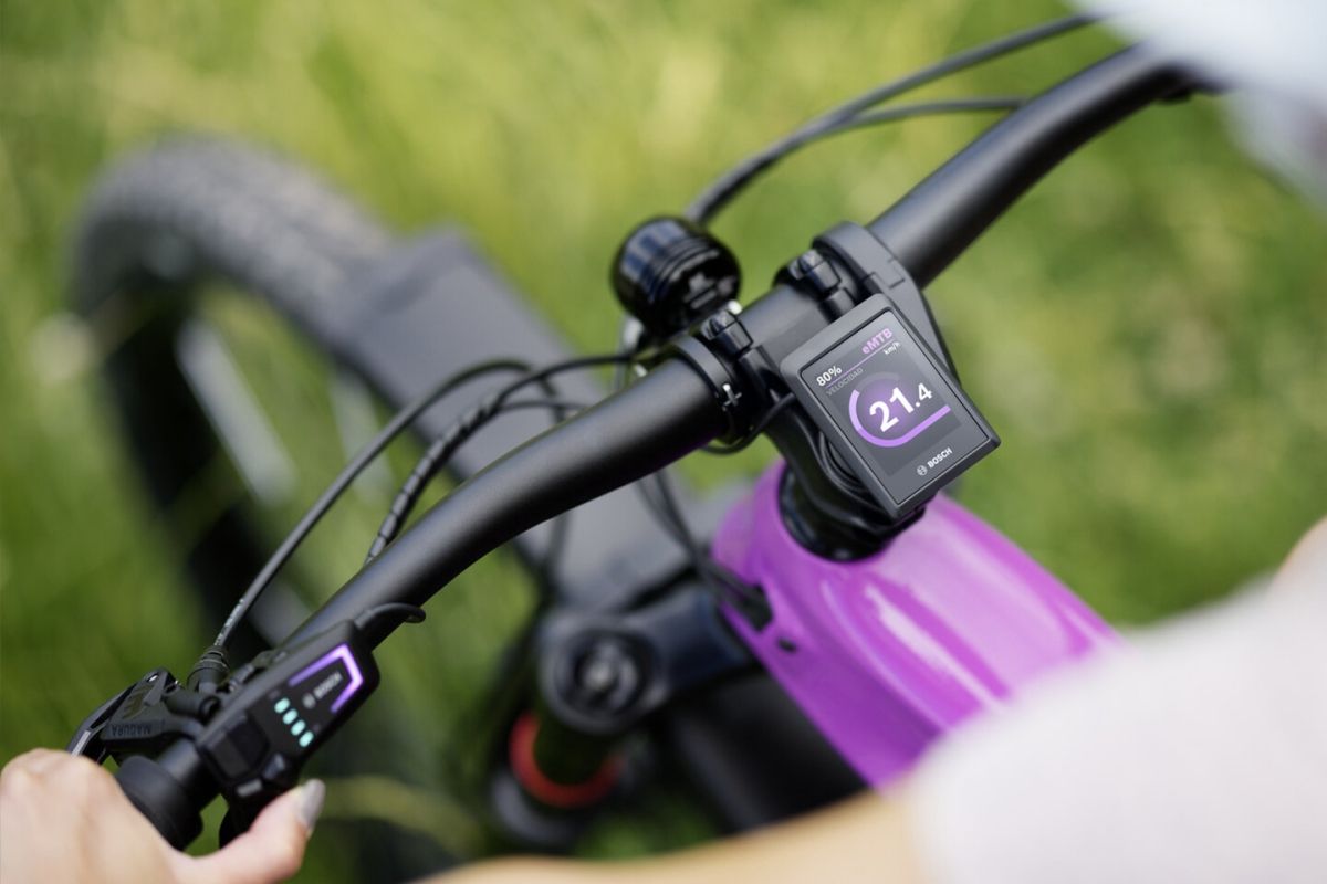 Con el Bosch Kiox 300, que incorpora navegador para e-bikes, ya no necesitas usar el móvil