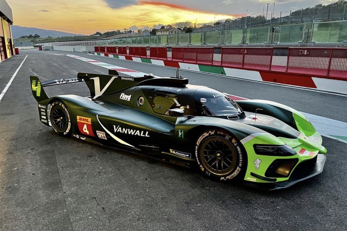 ByKolles lucha contra el desprecio del WEC y el Vanwall Vandervell LMH rueda en Mugello