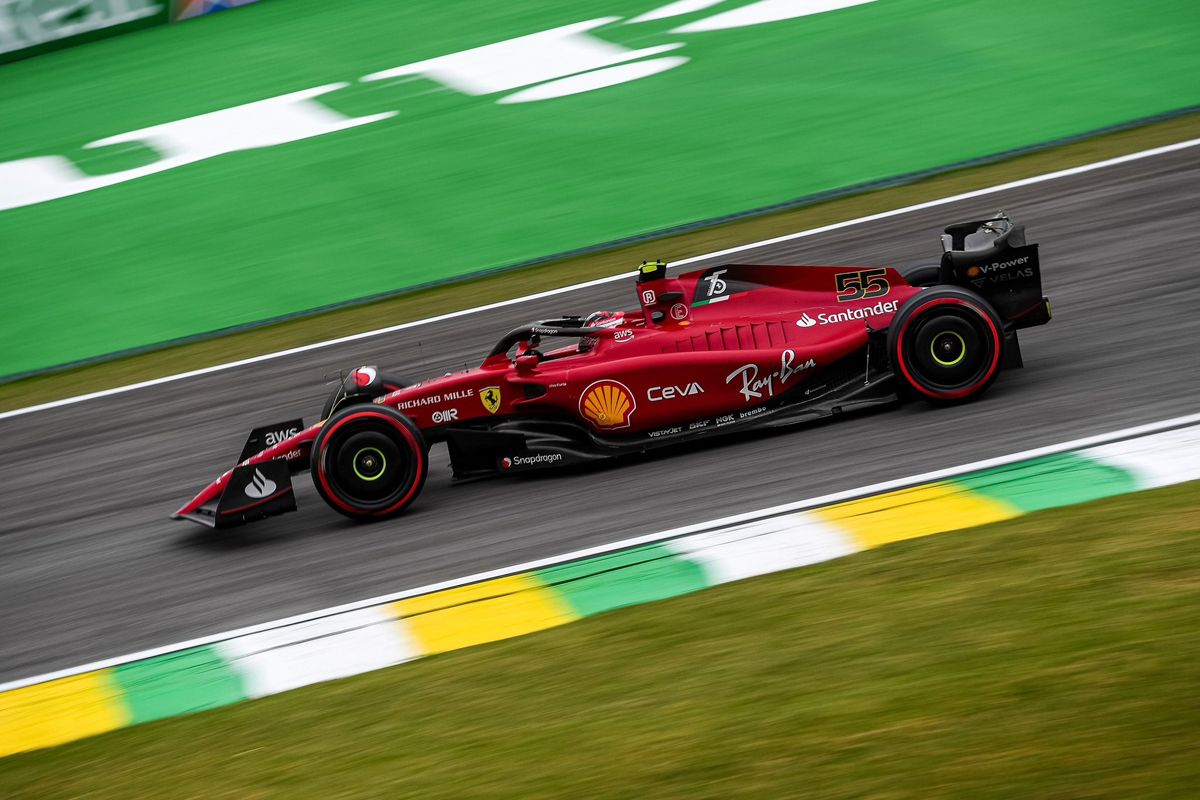 Carlos Sainz va a por el podio tras «sobrevivir a condiciones muy difíciles» en Brasil