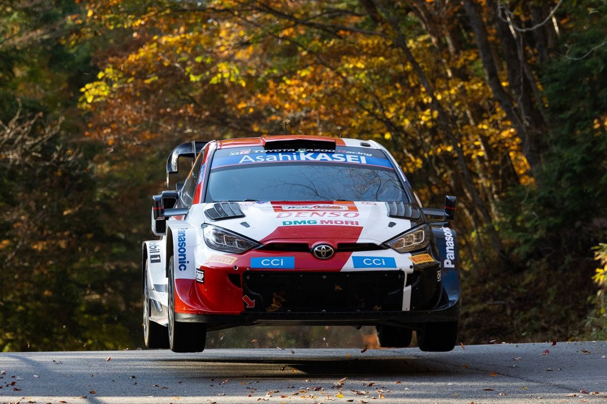 Elfyn Evans y Thierry Neuville se quedan solos en la batalla por el Rally de Japón