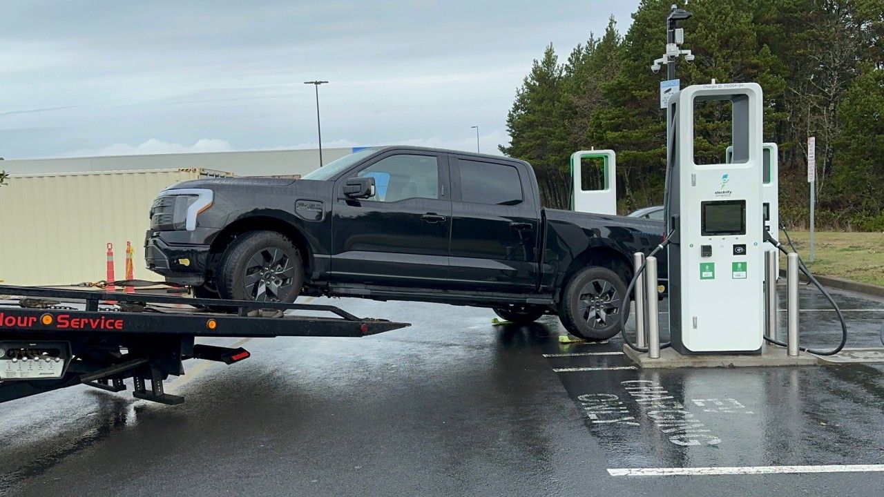 Este Ford F-150 Lightning ha quedado inutilizado tras usar un cargador ultrarrápido