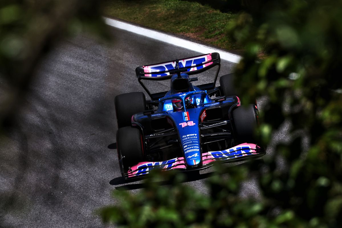 Fernando Alonso, tan brillante como irónico: «Hoy no hemos chocado, hemos mantenido las distancias»