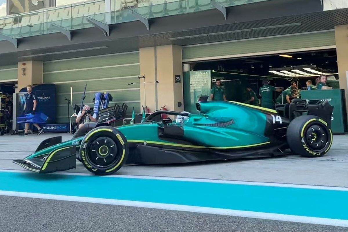 Fernando Alonso debuta con Aston Martin en Abu Dhabi