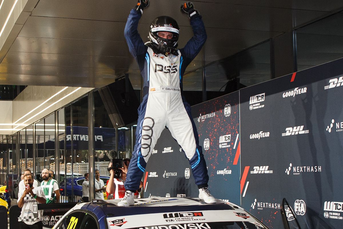 El belga Gilles Magnus se lleva la última carrera de la historia del WTCR