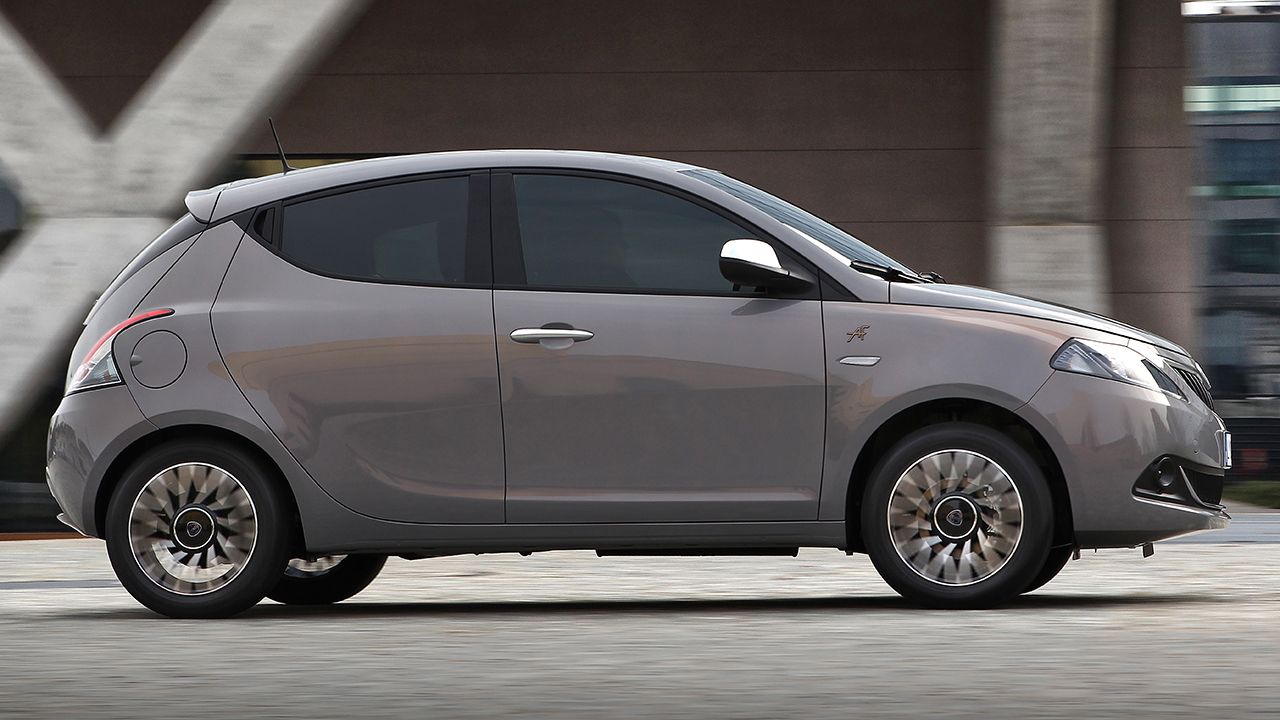 Lancia Ypsilon - lateral