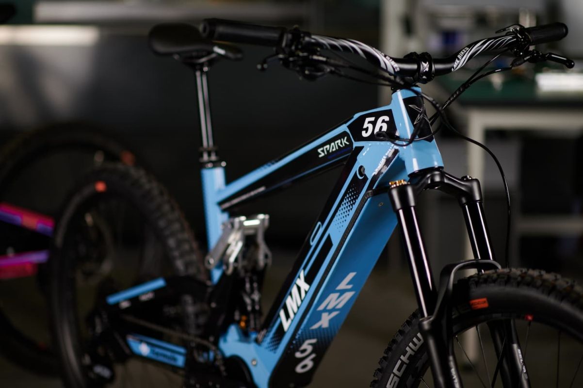 La bestial LMX 56 es una Mountain Bike eléctrica con una potencia superior a la de algunas motos (y ya tiene precio para Europa)