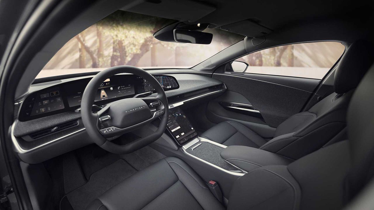 Lucid Air Pure - interior