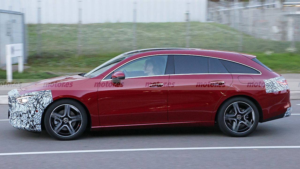 Mercedes CLA Shooting Brake 2023 - foto espía lateral